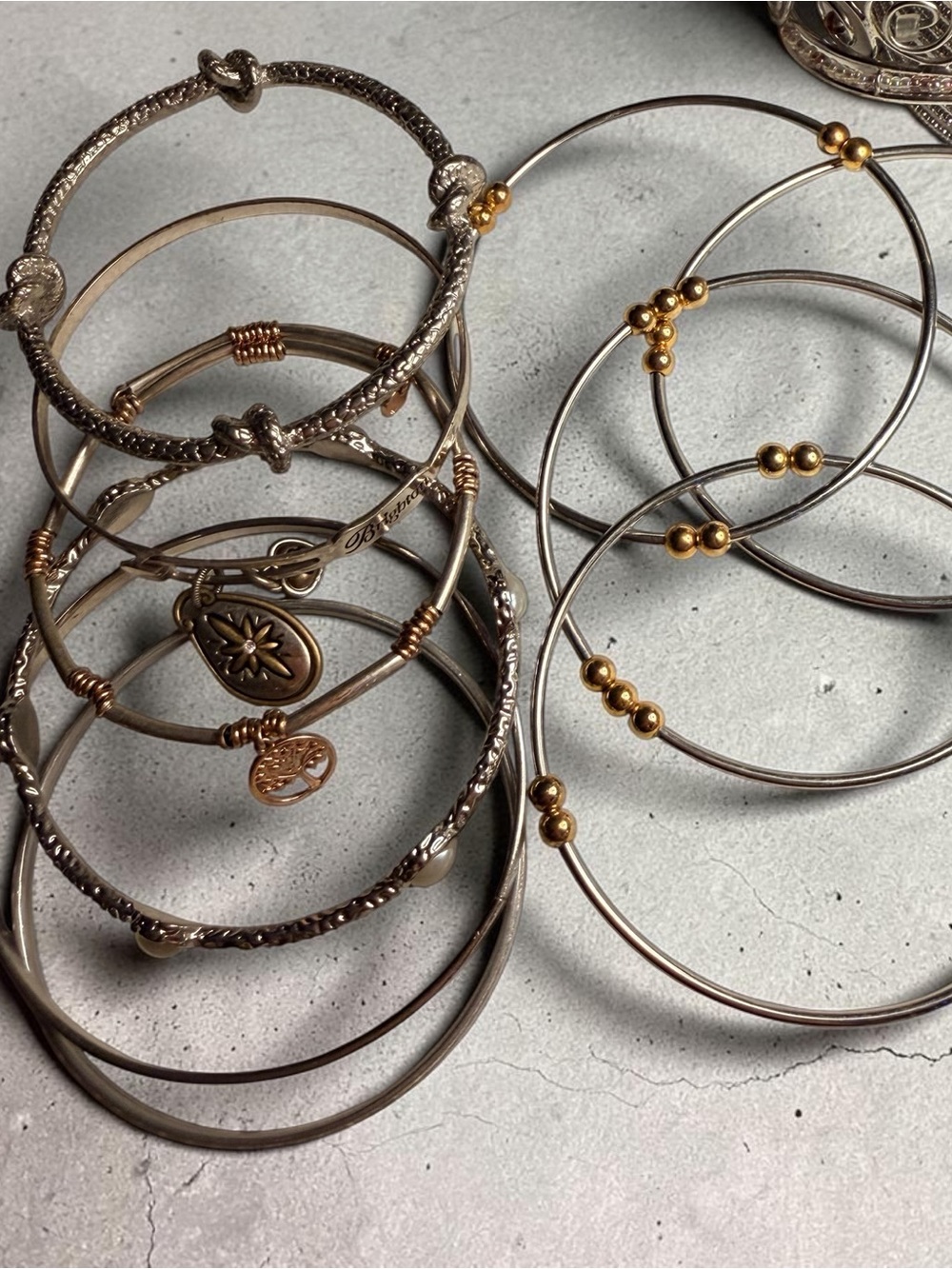 Stackable Mixed Metal Bangle Bracelet Set - Women's Jewelry